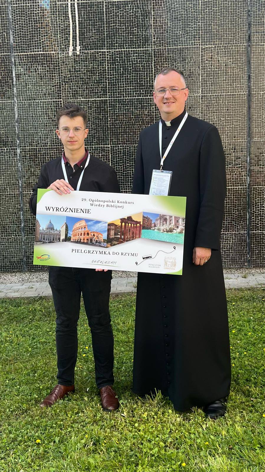 Zdjęcie Konkurs Biblijny 2025 (8)19fa273a-56d9-45da-87ff-6610d0092571.jpg w galerii Uczeń II LO laureatem w Ogólnopolskim Konkursie Biblijnym